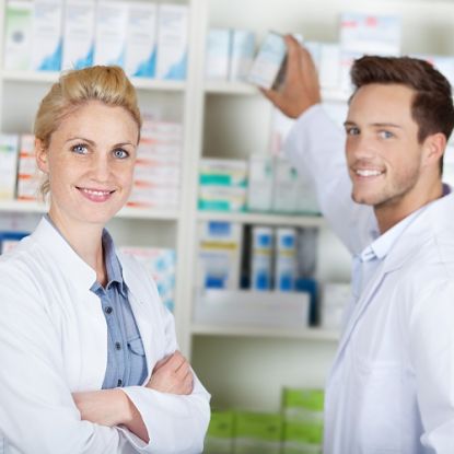 PTAs beraten zu Gesundheitsthemen und verkaufen Medikamente, &copy; AdobeStock_54756562