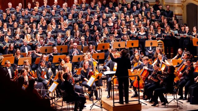 Sinfonieorchester und Kammerchor der Universit&auml;t Hamburg / Thomas Posth, &copy; M. Haul