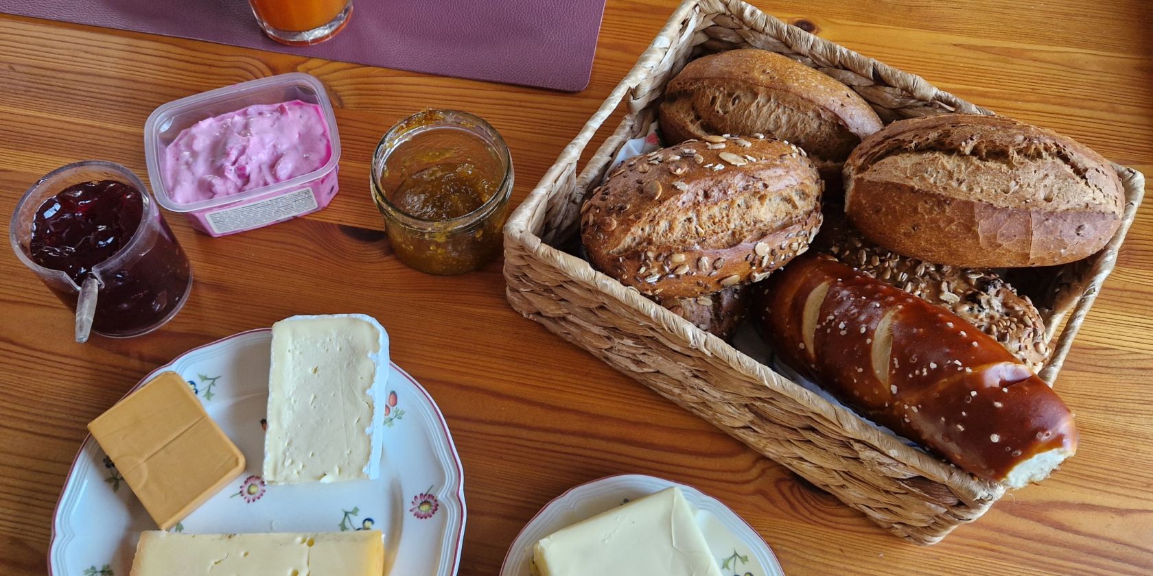 Kl&ouml;n-Fr&uuml;hst&uuml;ck auf dem Rockenhof, &copy; Gunhild Lippmann