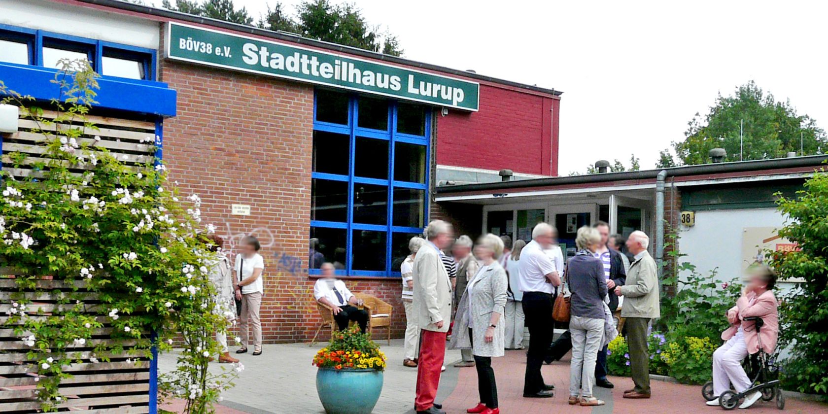 Vor dem Stadtteilhaus, © Sabine Tengeler