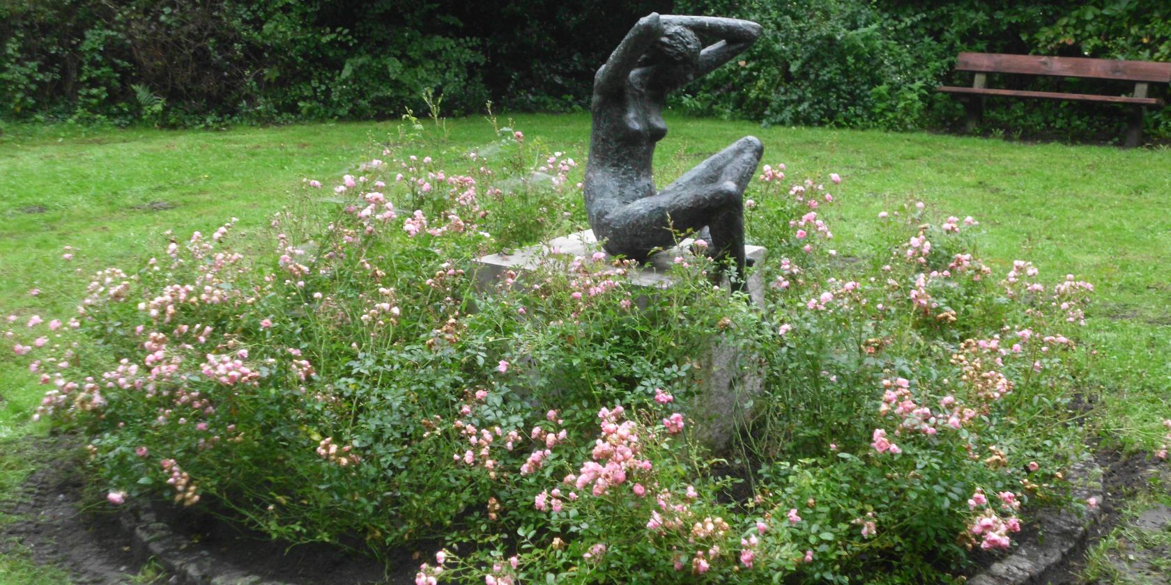 Skulptur "Sch&ouml;ne" im Rosenrondell im Herbst 2019, &copy; Klaus Curth