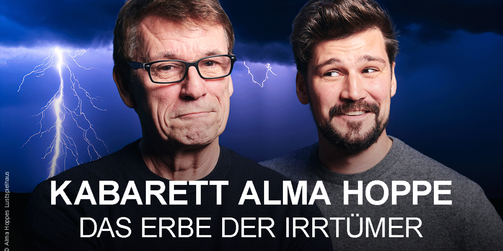 Kabarett Alma Hoppe - Das Erbe der Irrt&uuml;mer, &copy; links im Bild
