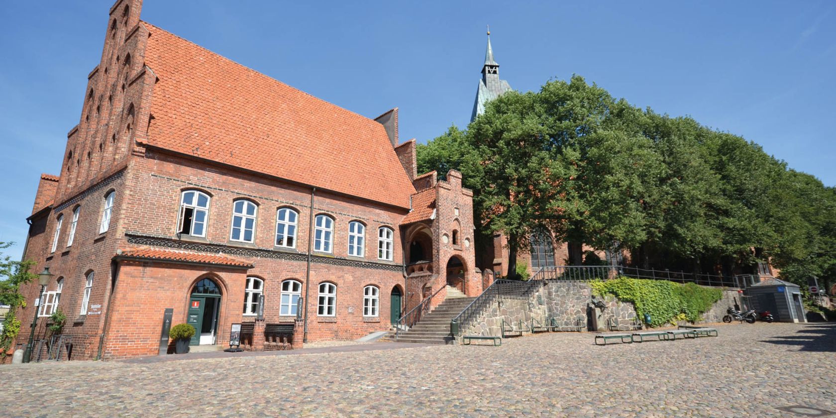 das-historische-rathaus-auf-dem-moellner-marktplatz, &copy; M&ouml;lln Tourismus