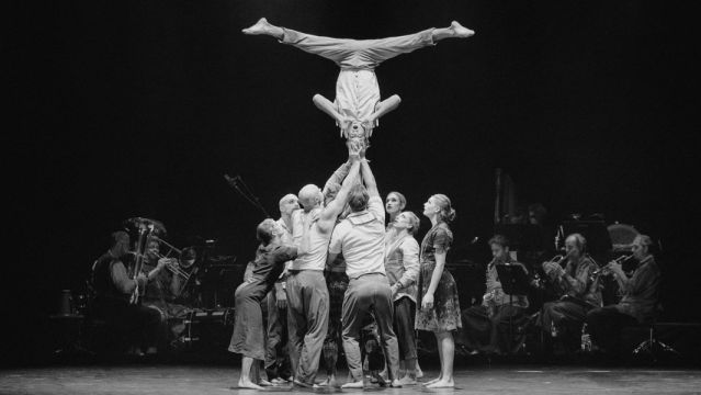 &raquo;Urlicht Primal Light&laquo; &ndash; Gustav Mahler goes Circus, &copy; Edwin Husic
