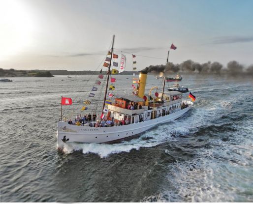 Dampfschiff SCHAARHÖRN in Fahrt, © Uwe Messenbrink / Freunde des Dampfschiffes Schaarhörn