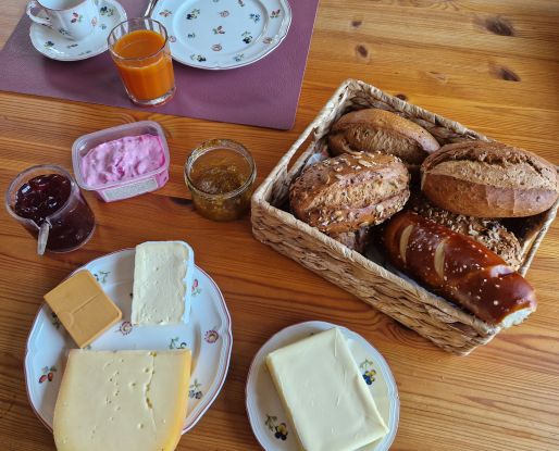 Kl&ouml;n-Fr&uuml;hst&uuml;ck auf dem Rockenhof, &copy; Gunhild Lippmann
