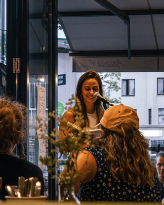 Auftretende im Albatros Cafe, &copy; Gunnar H