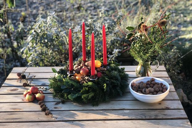 Adventskranz binden, © Gut Wulfsdorf