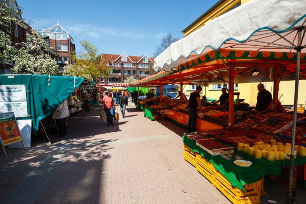 Wochenmarkt in der Alten Elbgaustra&szlig;e, &copy; Bezirksamt Eimsb&uuml;ttel