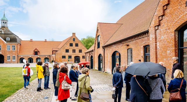 F&uuml;hrung auf dem Kultur Gut Hasselburg, &copy; Stahlberg Stiftung