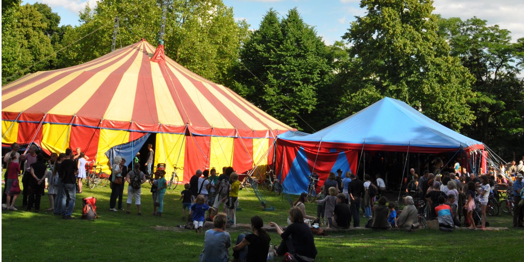 Das Bajazzozelt im Sternschanzenpark, &copy; Carmen Jopek