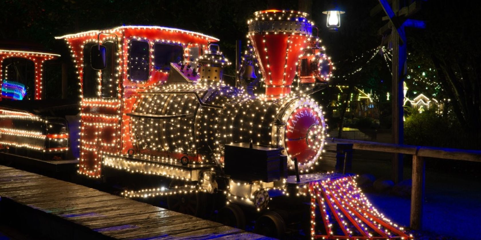 Eine Fahrt mit dem beleuchteten HANSA-PARK-Express ist ein Must Have!, &copy; &copy; HANSA-PARK