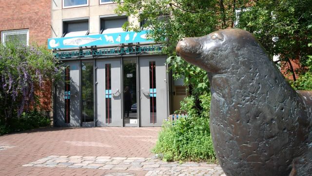"Nightingales in Lübeck"