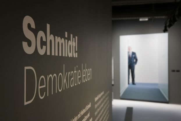 Bundeskanzler Helmut Schmidt Stiftung_2011SmdZZ910.jpg, &copy; BKHS/Michael Zapf