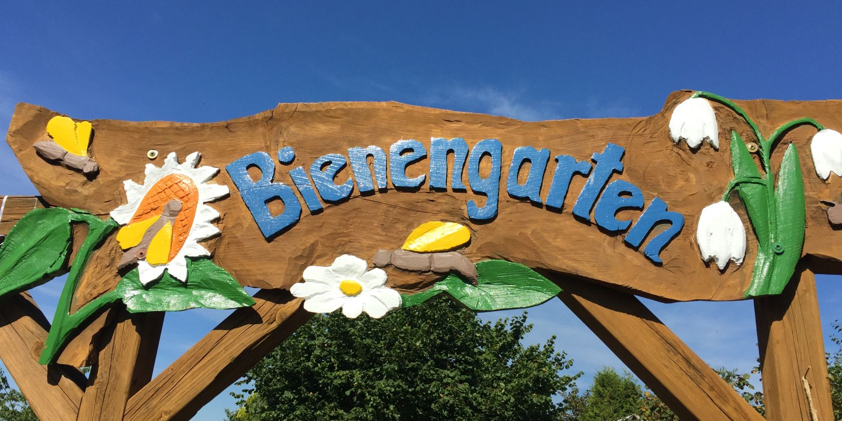 Eingang des Bienengartens, &copy; Gabi Struck