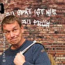 Jan-Peter Petersen - zu sp&auml;t ist nie zu fr&uuml;h, &copy; links im Bild