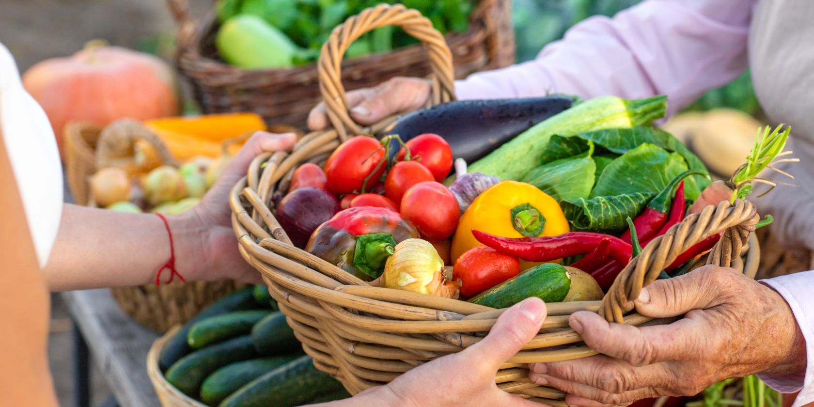 Erntedankgottesdienst mit Abendmahl, &copy; Tatevosian Yana. by Shutterstock