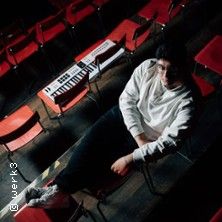 Dominik Gershkovich Trio | Gershkovich - voc,p / Aller - b / Roth - dr, &copy; links im Bild