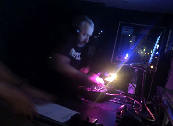 LOLA Disco DJ, &copy; LOLA Simone Timmann