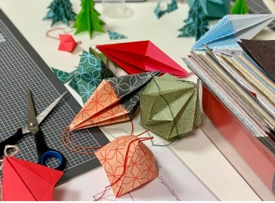 3D Blume aus Origami Papier basteln, © Pamela Kler