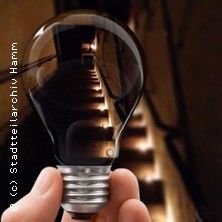 Bunker im Dunkeln, &copy; links im Bild