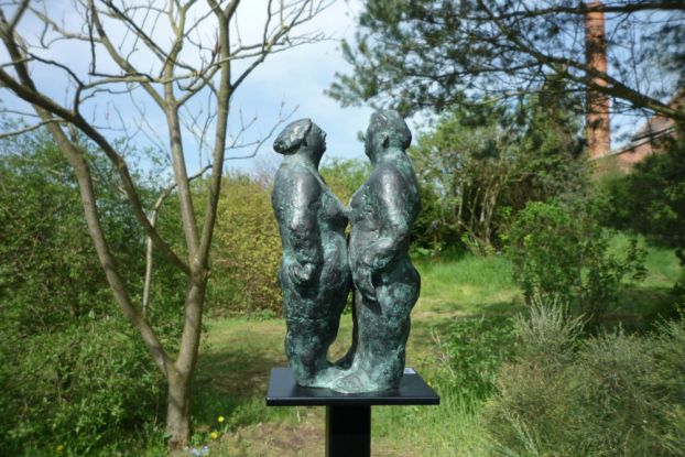 Kleinbronze vor Parkhintergrund, &copy; Bettina Steinborn