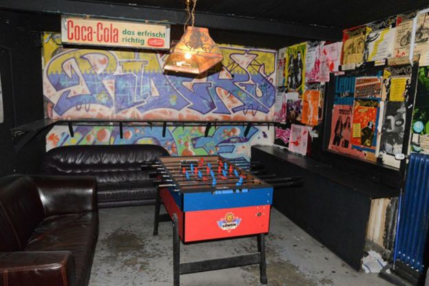 Rider's Caf&eacute;, &copy; Rider&acute;s Caf&eacute; Music Club