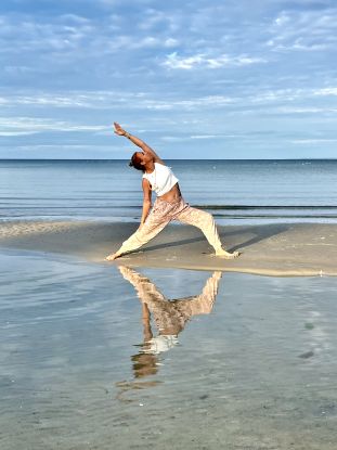 Strandyoga an der Ostsee Scharbeutz, © Tina Krömer
