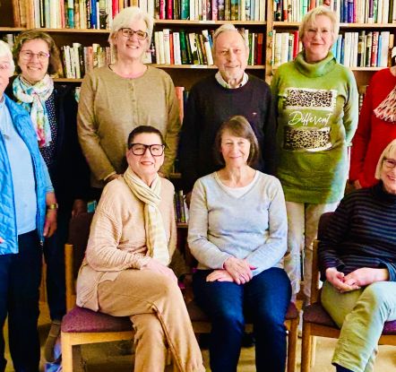 Das Team des Flohmarktcafés freut sich auf Ihren Besuch, © Renate Endrulat