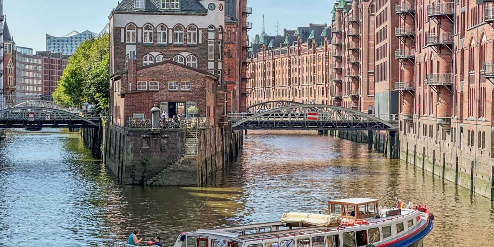 Barkasse, Speicherstadt, Wasserschloss, Rosinenfischer, 1300x975, © Sebastian Weber