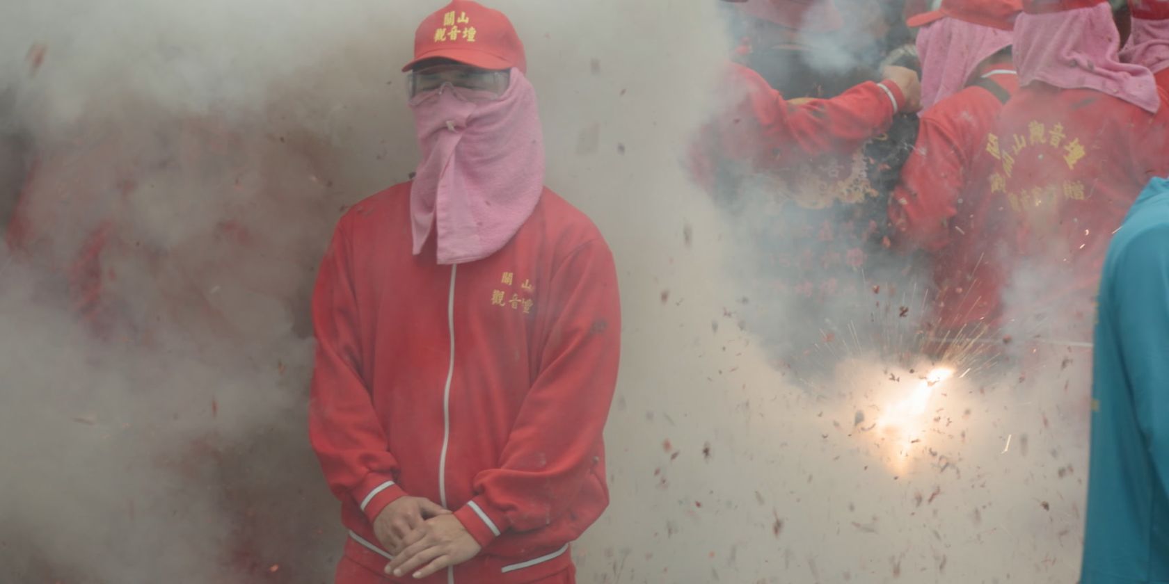 Filmstill: HEAT - Yalda Afsah, &copy; Yalda Afsah, HEAT, 2026, Film still,  VG Bild-Kunst, Bonn 2026