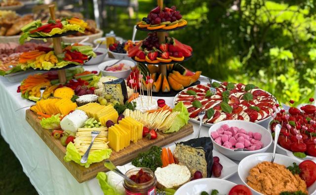 Ostermontags-Buffet am Michaelshof, &copy; MelFlower Teamfoto