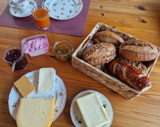 Kl&ouml;n-Fr&uuml;hst&uuml;ck auf dem Rockenhof, &copy; Gunhild Lippmann