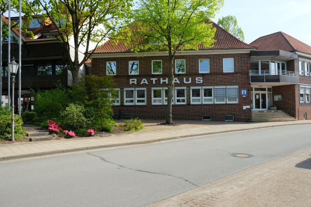 marktplatz_vor_dem_rathaus_sittensen, © Tourtstikbüro