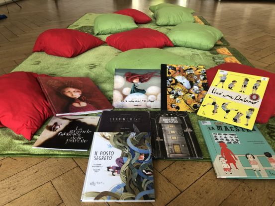 Storie in valigia_libri sul tappeto, &copy; IIC Hamburg