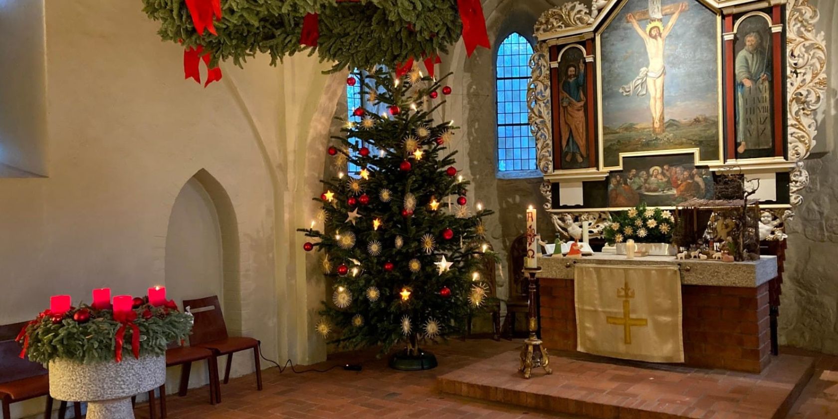Weihnachtlich geschm&uuml;ckte Kirche Alt-Rahlstedt, &copy; Ev.-Luth. Kirchengemeinde Alt-Rahlstedt