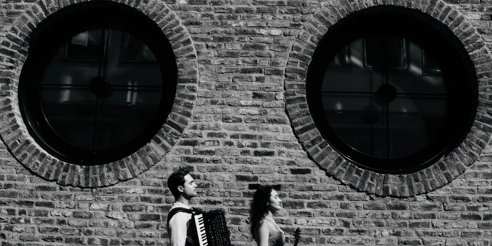 Duo Assai Movere, &copy; Duo Assai Movere