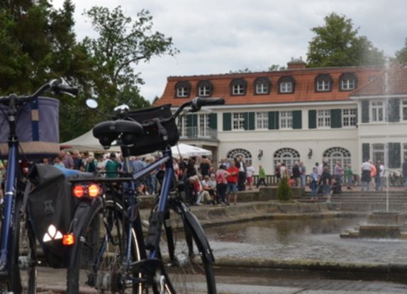 Volksradfahren auf dem Truppenübungsplatz Bergen, © Foto: W. Leue