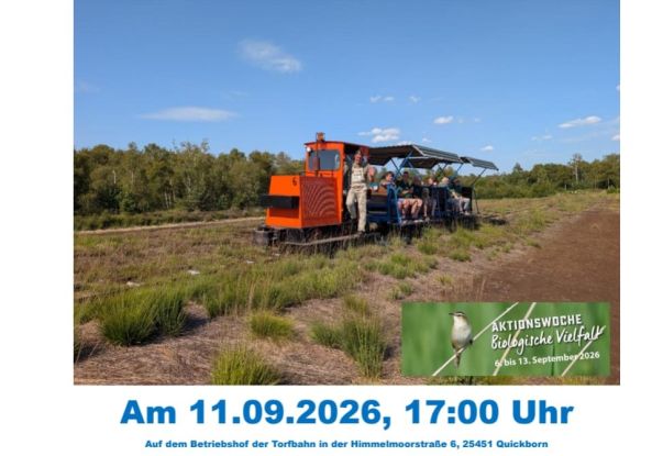 Torfbahn mit Besuchern im Moor, &copy; Franzi Zelck
