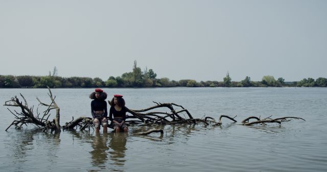 M&oacute;nica de Miranda, &raquo;The Island (A Ilha)&laquo;, 2022, 1-Kanal HD Video, 37:30 Min. (Film Still), &copy; Courtesy: M&oacute;nica de Miranda