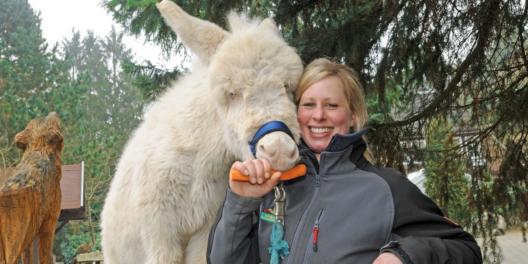 Triff den Tierplfeger im Wildpark Schwarze Berge, © WSB