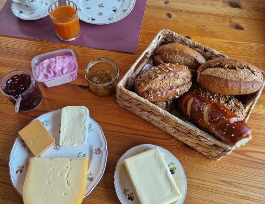 Kl&ouml;n-Fr&uuml;hst&uuml;ck auf dem Rockenhof, &copy; Gunhild Lippmann