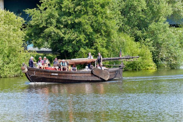 Uns Ewer auf dem schleusenkanal, &copy; vierlanden-ewer.de
