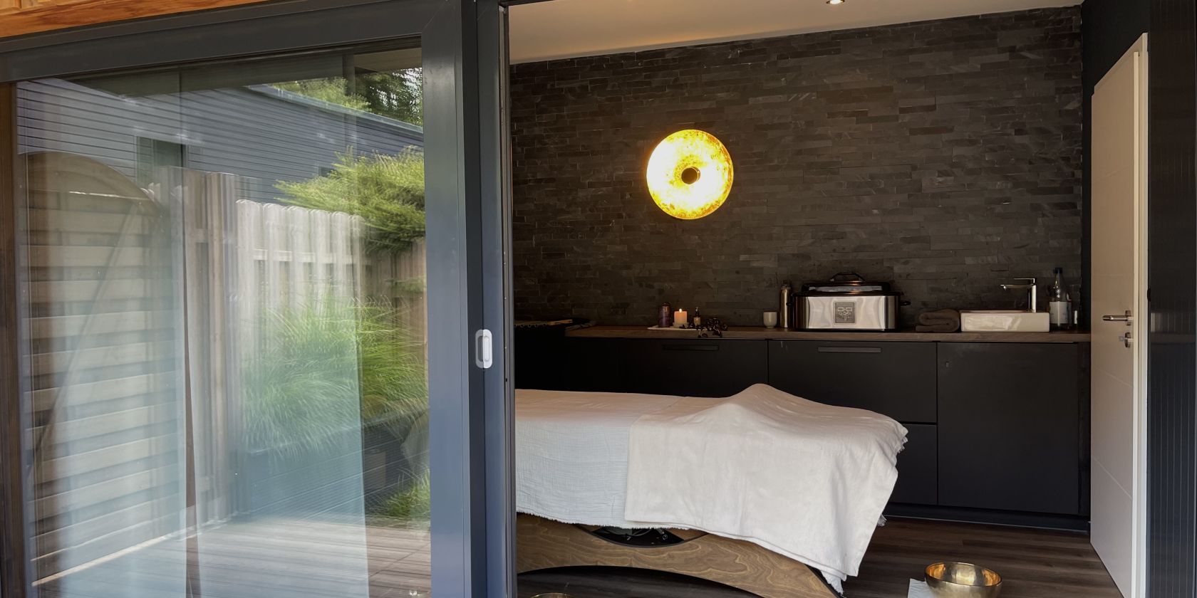 Behandlungsraum in der Gronenberger M&uuml;hle Scharbeutz, &copy; Elena Stauffacher