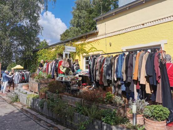 Frauenklamottenflohmarkt (Teaser), &copy; Alle Rechte vorbehalten