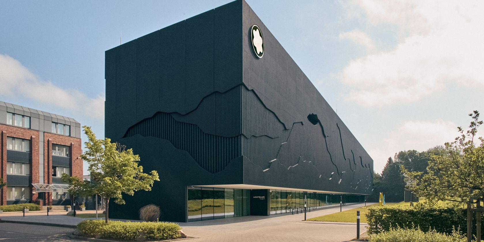 montblanc-haus_aussenansicht_copyright-montblanc-haus, &copy; MONTBLANC HAUS