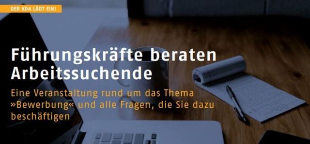 Ein Laptop, ein Notizblock und ein Stift liegen auf einer Tischplatte., &copy; KDA