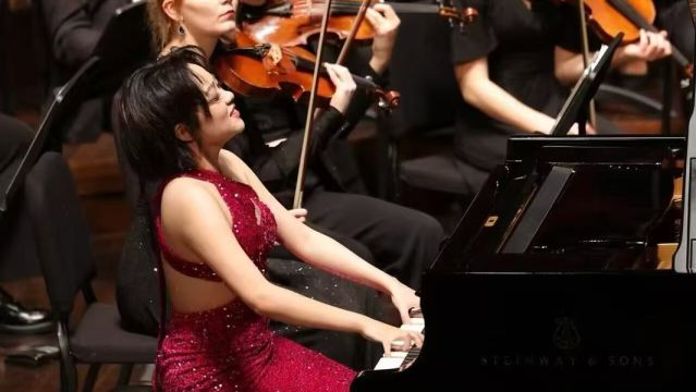 Beethoven Orchester Hamburg / Zou Jingyi / Ulrich Windfuhr, © Jingyi Zou