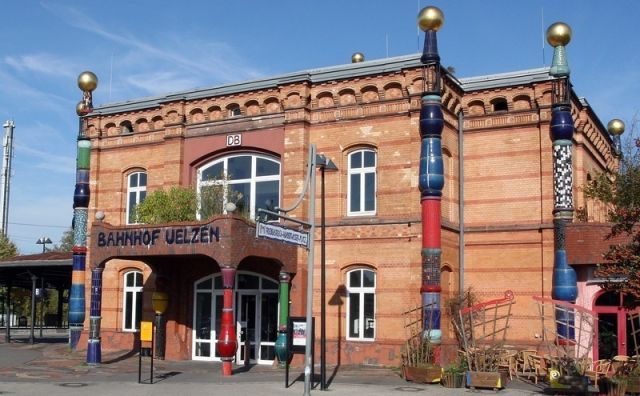 Uelzens sch&ouml;nste Seiten - Hansestadt Uelzen & Hundertwasser-Bahnhof, Quelle: Reservix
