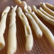 Pasta-Kurs & Live-Mozzarella & Dinner | Mit Mara von MOZZAMANIA, &copy; links im Bild